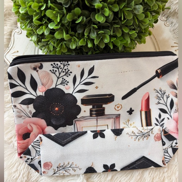 Accessory bundle- embellished hair accessories and makeup bag and purse charm - Picture 5 of 8